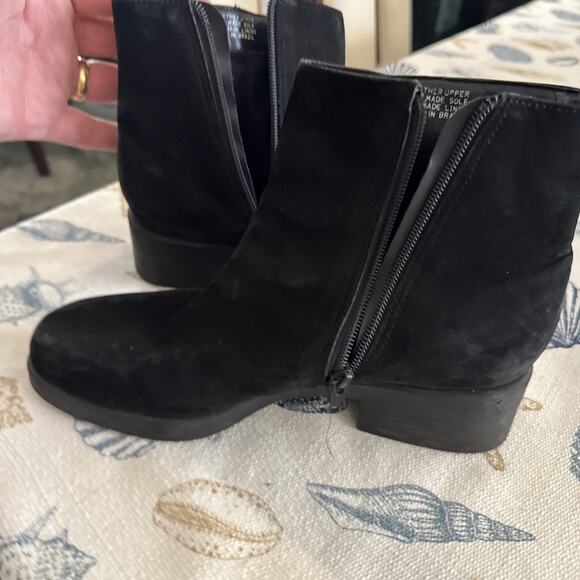 Douglas Boot 7 1/2 - Picture 1 of 5